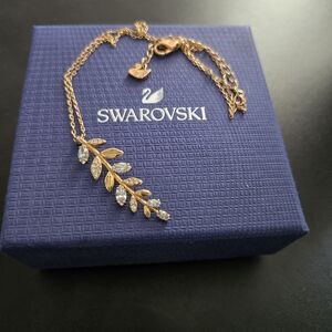 Swarovski Mayfly Necklace in Rosegold- 18in Like NEW! No Tags